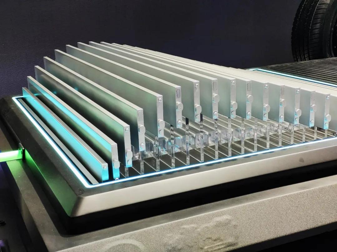 针锋相对还是被吓到了model3刚降价15万2098万的汉ev就来了