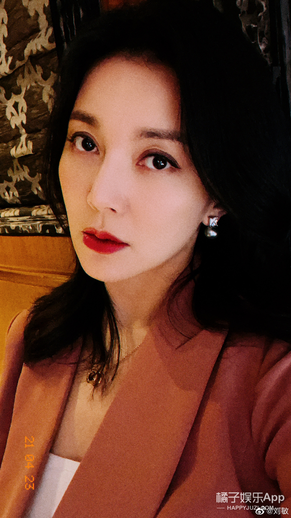 中,她是京城名媛程美心↓《什刹海》中,她是受人喜爱的庄家女儿庄静