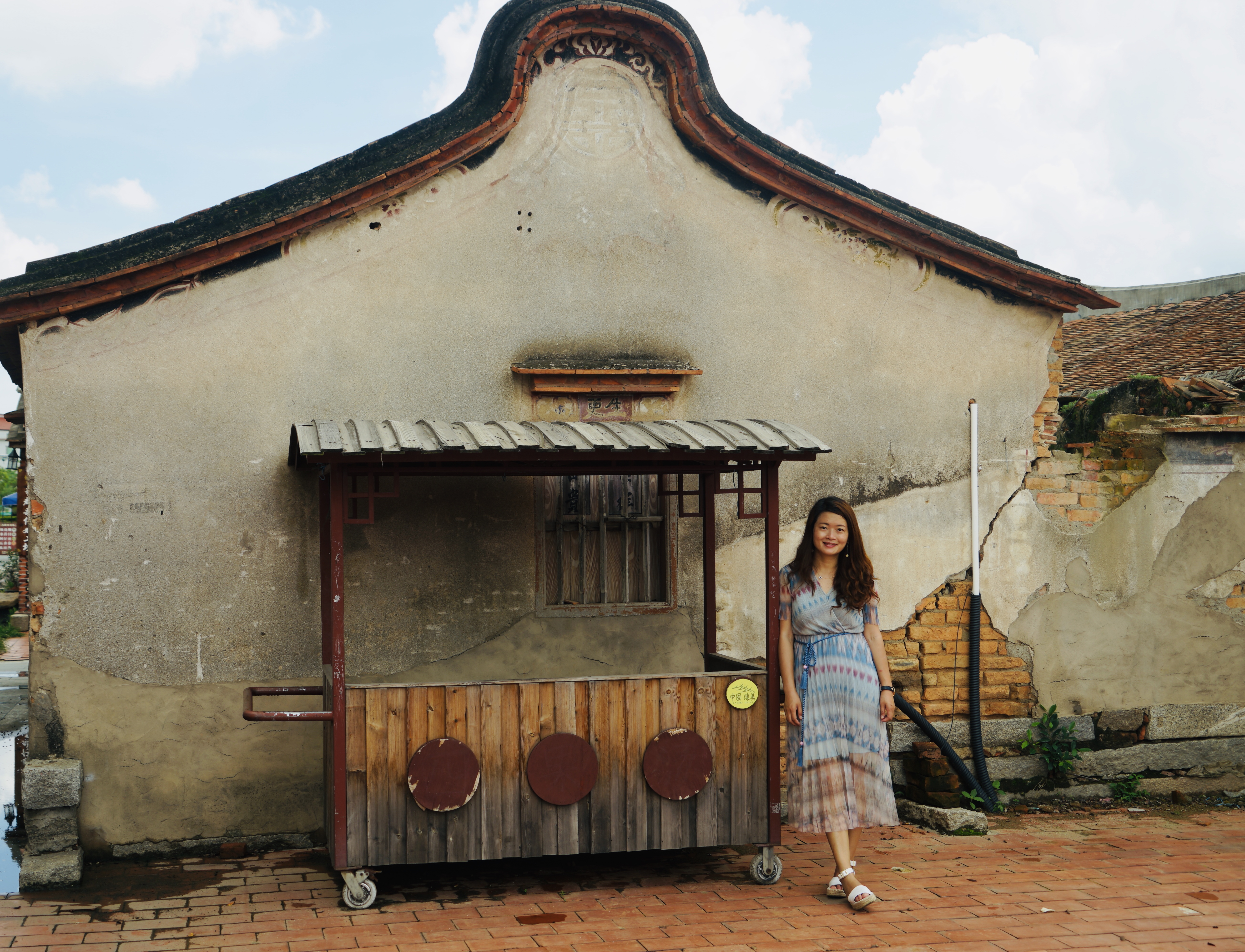 闽南第一村红瓦白墙古韵悠悠堪称建筑里的艺术品