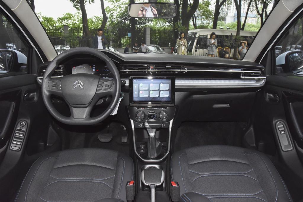 或7月上市/外观更显动感 改款雪铁龙c3-xr正式亮相__凤凰网