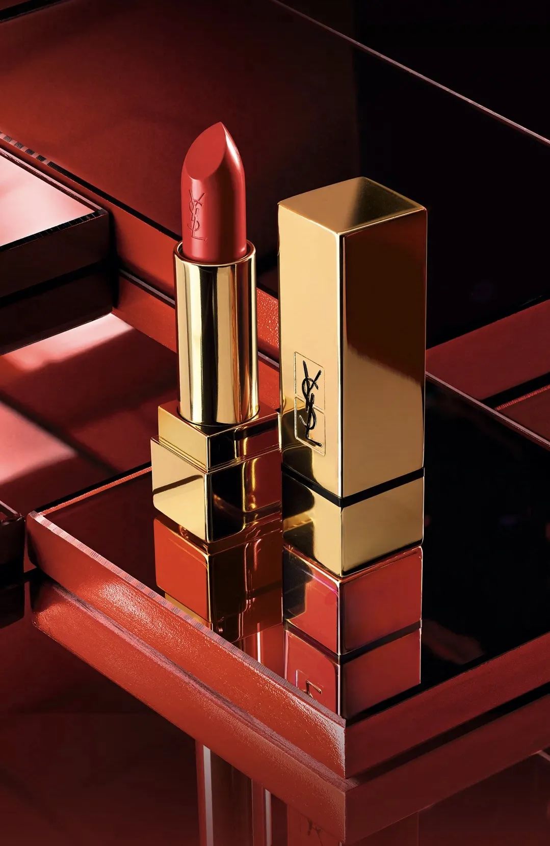 2021年第一抹红，关于YSL1966_凤凰网