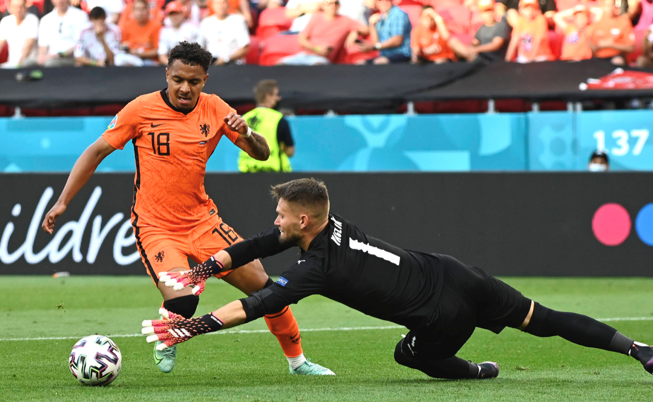 荷兰年轻的天才前锋马伦,到底是一名怎样的球员?