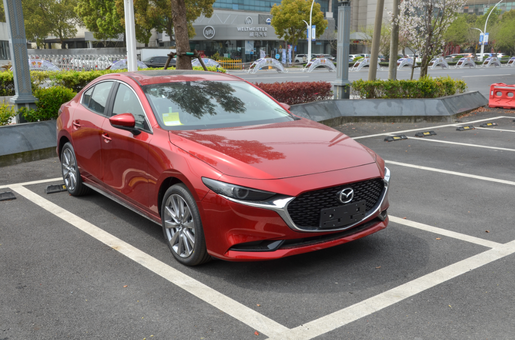 007探店:配置升级 实拍全新2021款次世代mazda3昂克赛拉