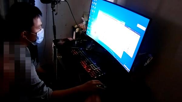 广西一男子网上自学成“黑客”，非法入侵几十个网站发广告