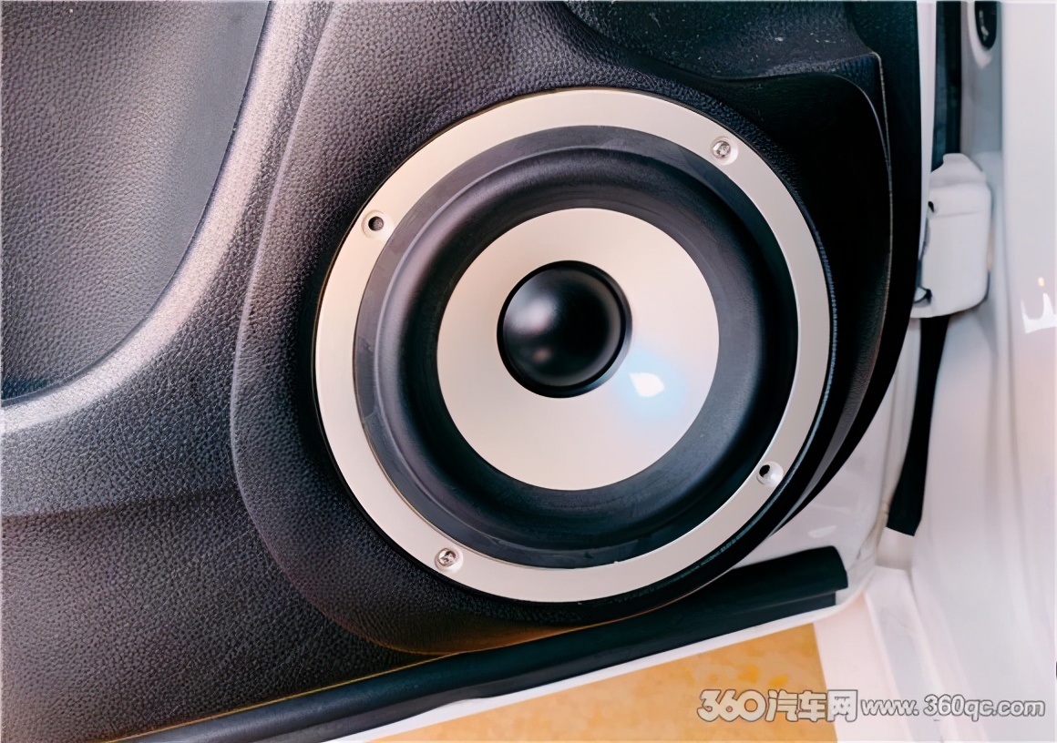 本田杰德汽车音响改装日本必伟 前后两分频主动出声发烧优势尽显