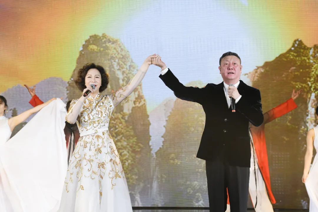 亮相国际即走红马小秋有何魅力