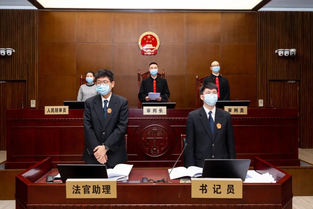 上海一中院一审宣判杜礼宾童诚杰及王春梁俏集资诈骗案