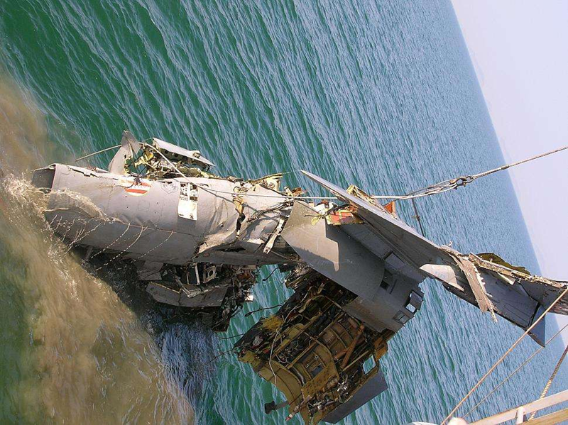 台军战机碰撞坠海,民进党竟称解放军让飞行员压力过重__凤凰网