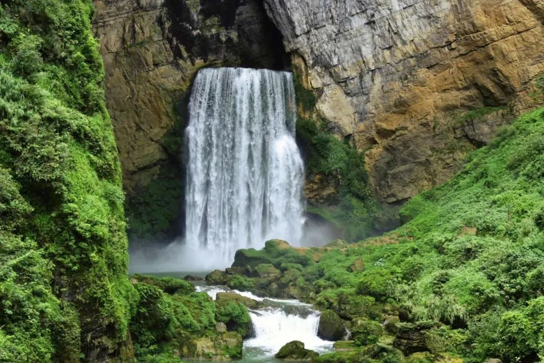 贵阳这个绝美瀑布彻底火啦!去过的人都说美出天际