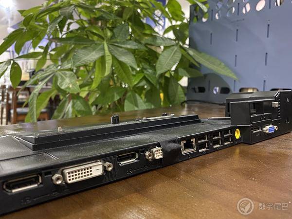 X230底座扩展坞-丰富的接口扩展 (改屏机需要屏蔽第二个DVI口)