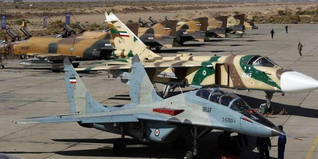 伊朗改造的美制战机,挂载国产反舰导弹,能轻松封锁霍尔木兹海峡