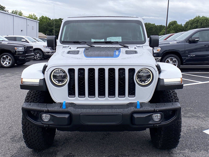 jeep全新牧马人新车型实拍搭20t插混国内售价小幅上涨