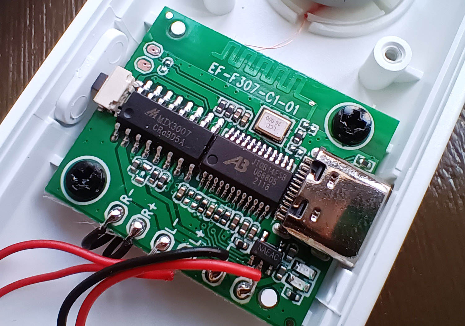 右边的音频芯片来自中科蓝讯,支持蓝牙5.