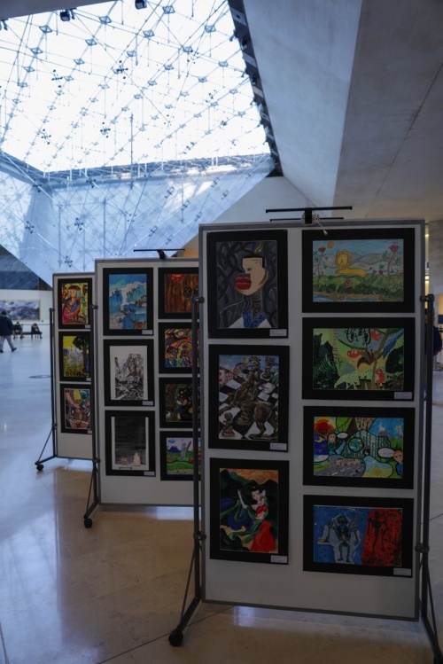 2021"同一个世界"国际儿童艺术展在巴黎卢浮宫开展_凤凰网科技_凤凰网