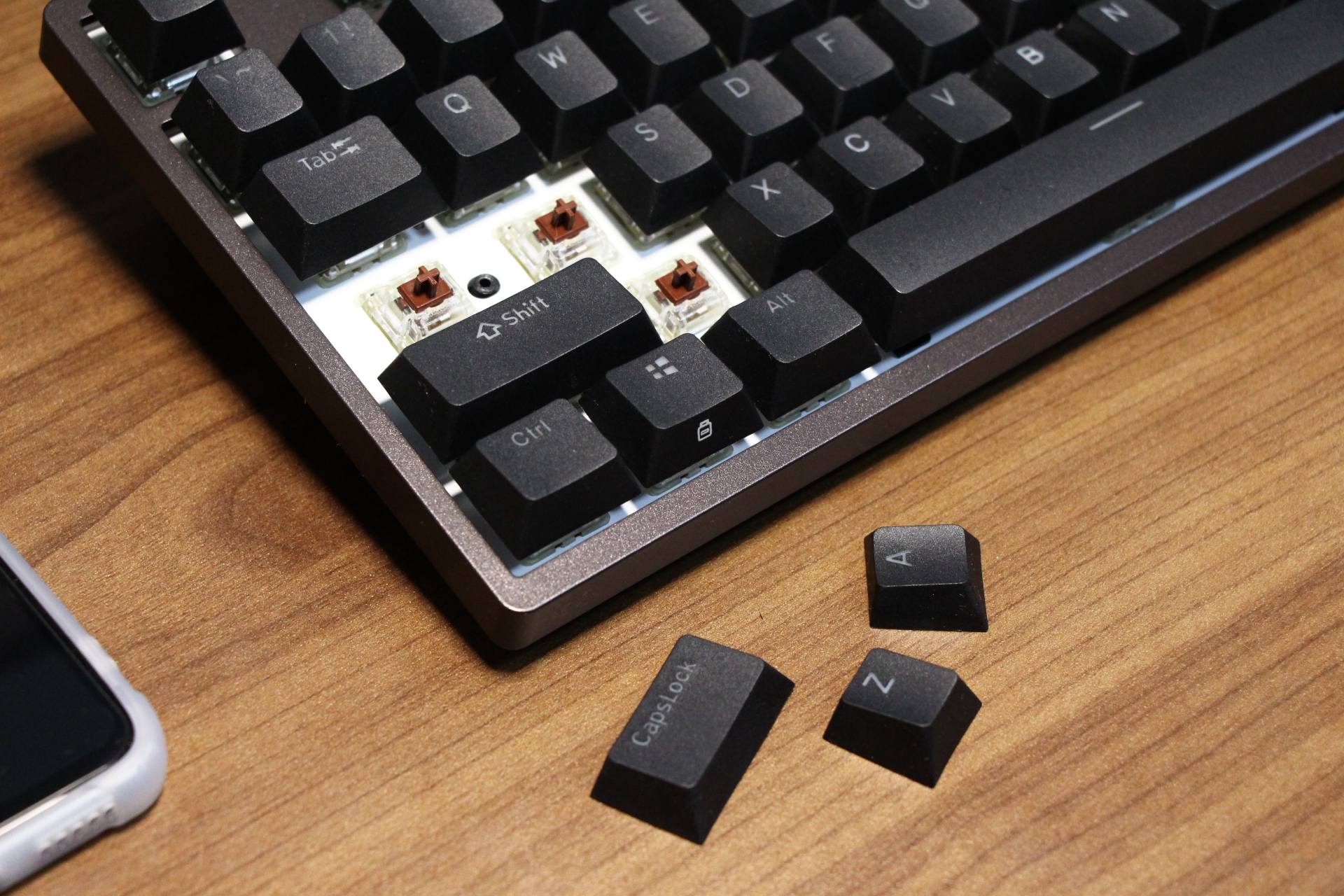 星云幻彩灯效,德国原厂樱桃轴加持:杜伽k320 rgb-ns键盘体验