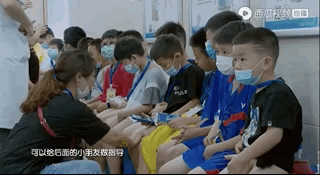 每年一到寒暑假,到泌尿外科做包皮手术的小朋友,可以把整个楼层围得水