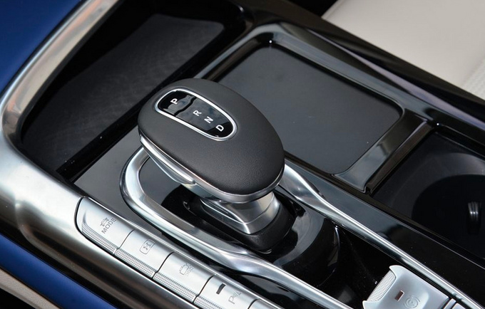 岚图高端电动SUV预售XX万起 5月上市 竞争理想ONE-图4