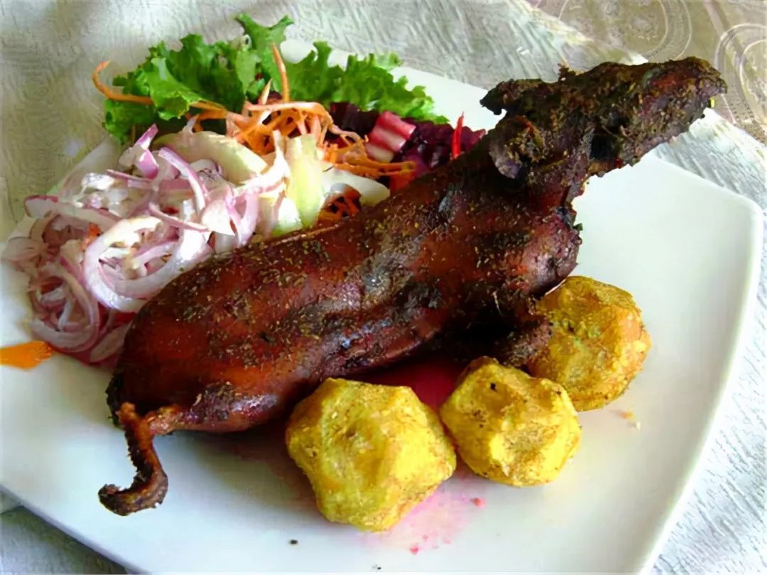 名吃:秘鲁国菜烤豚鼠,来自马丘比丘的"最后的晚餐"