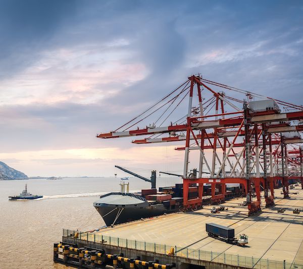 向“国际中转港”看齐！上海港获批试点外贸集装箱沿海捎带业务，有望吸引货物回流