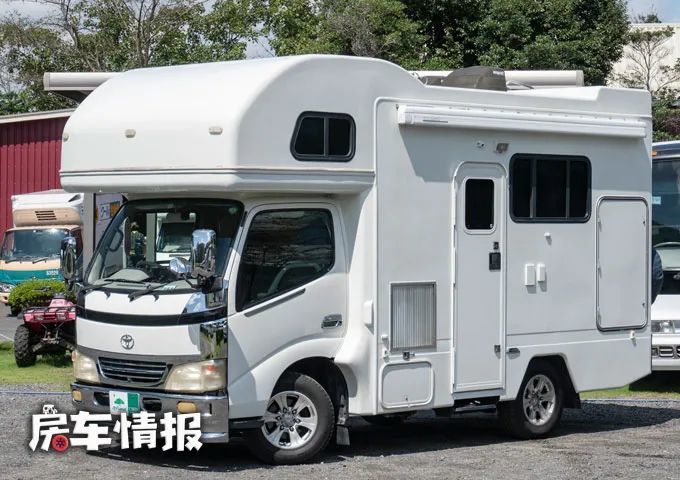 豐田平頭輕卡房車,長度不到5米卻能6座6臥,究竟如何實現的?__鳳凰網