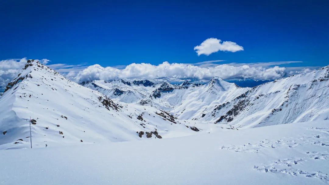 这个6月,我们去达古冰川看下雪!