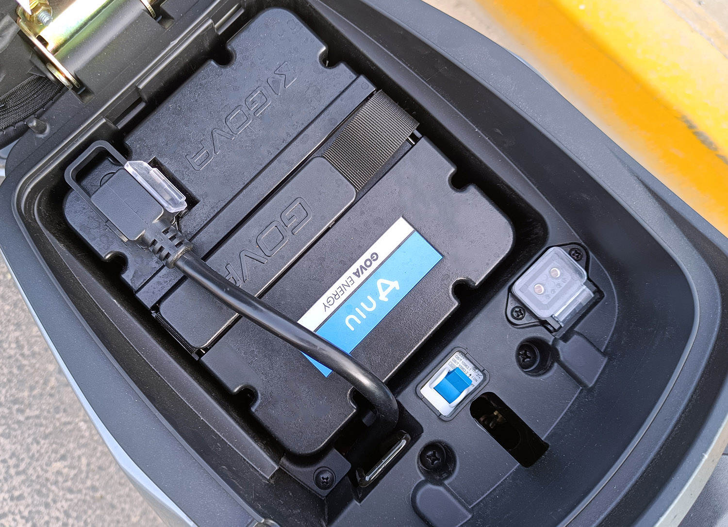 小牛电动gova f2堪称细节狂魔!外观,功用,安全拿捏到位