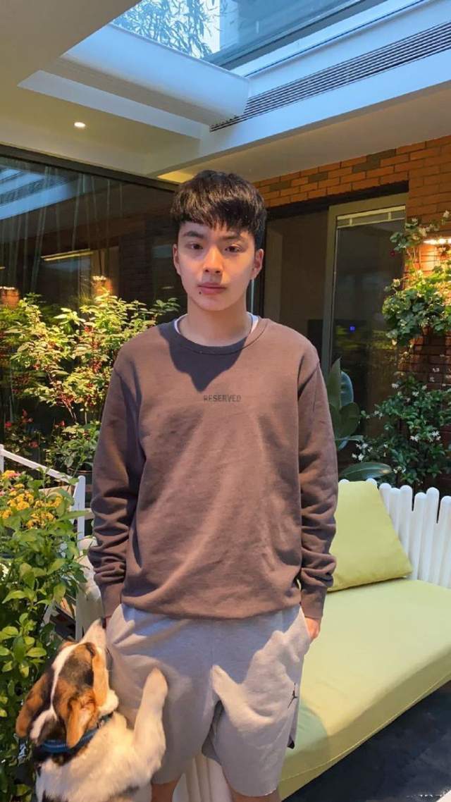 华谊小公子15岁了!帅小伙儿长成了霸总