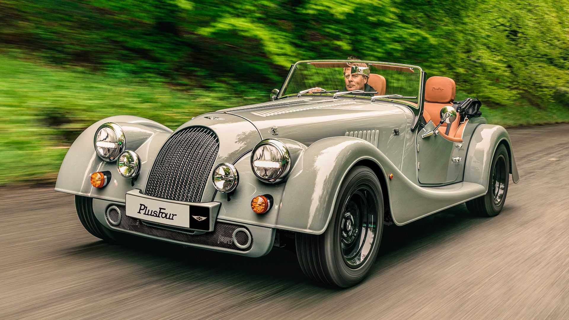 与plus six不出意外的依旧延续了古典设计,完完全全的老爷车式外观