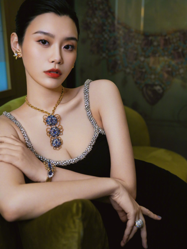 奚梦瑶自曝孕期不适卧床养胎,自曝在家会为何猷君手洗衣服