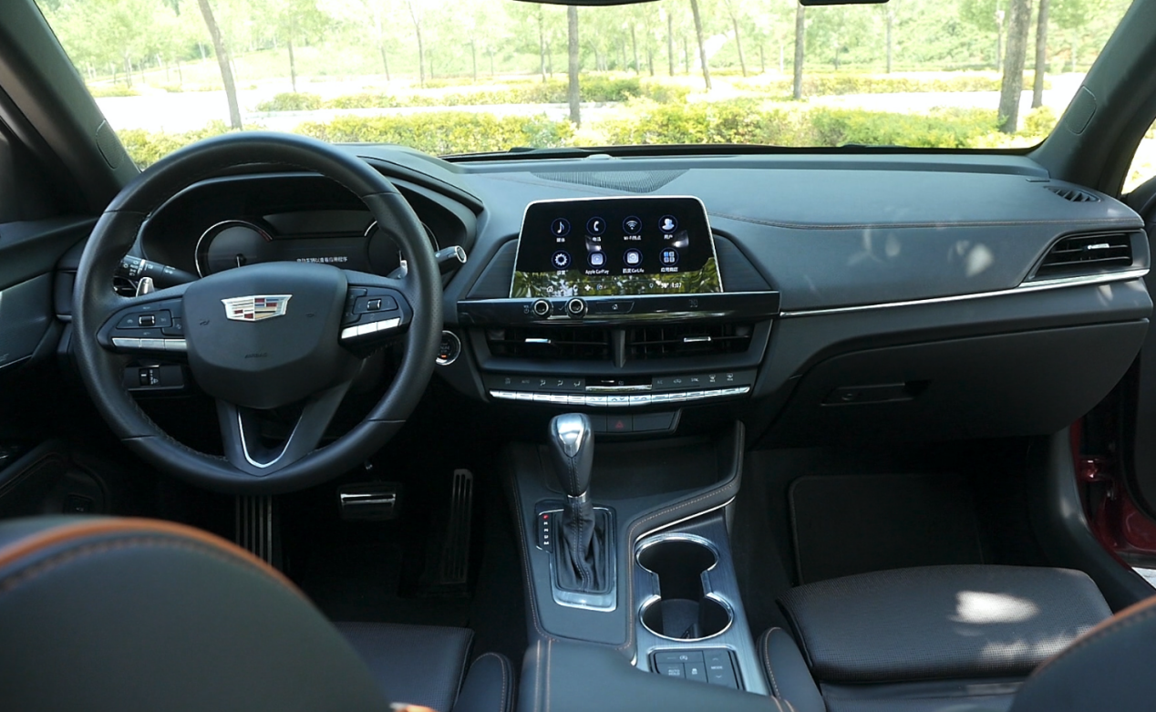 试驾凯迪拉克ct4:20万能买到的后驱轿车和豪华品牌!