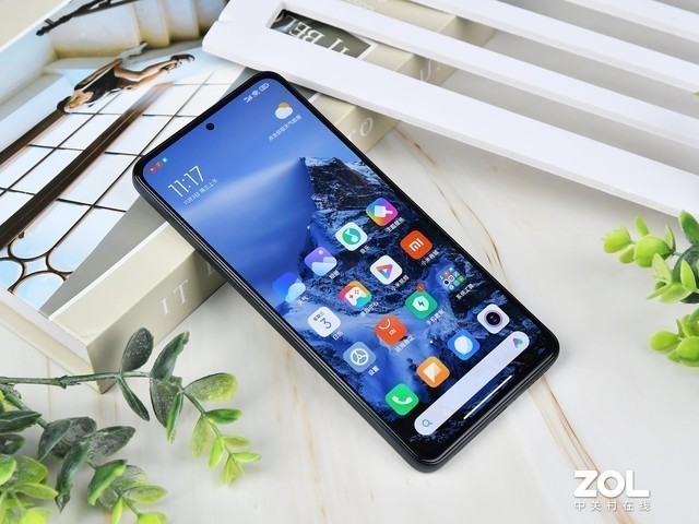 拉高性价比但却降低体验?小米荣耀热销千元机对比(审核)