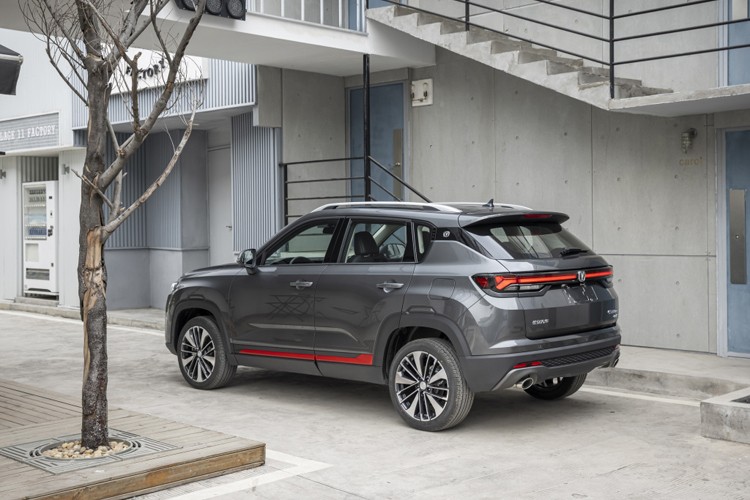 青春型明日座驾长安全新cs35plus预售959万起