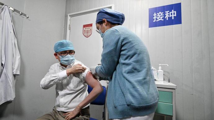 张文宏刚刚打完第二剂次新冠肺炎疫苗