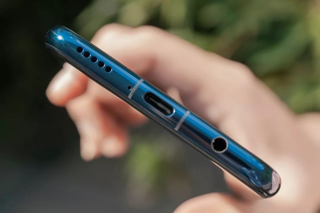 手机去除耳机孔的意义何在