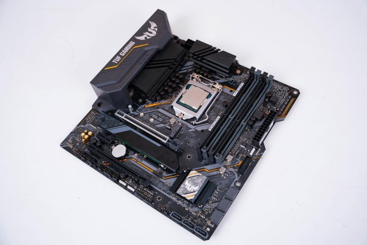 cpu方面,我这套平台使用的是酷睿i5-10500处理器,6核6线程的规格可以