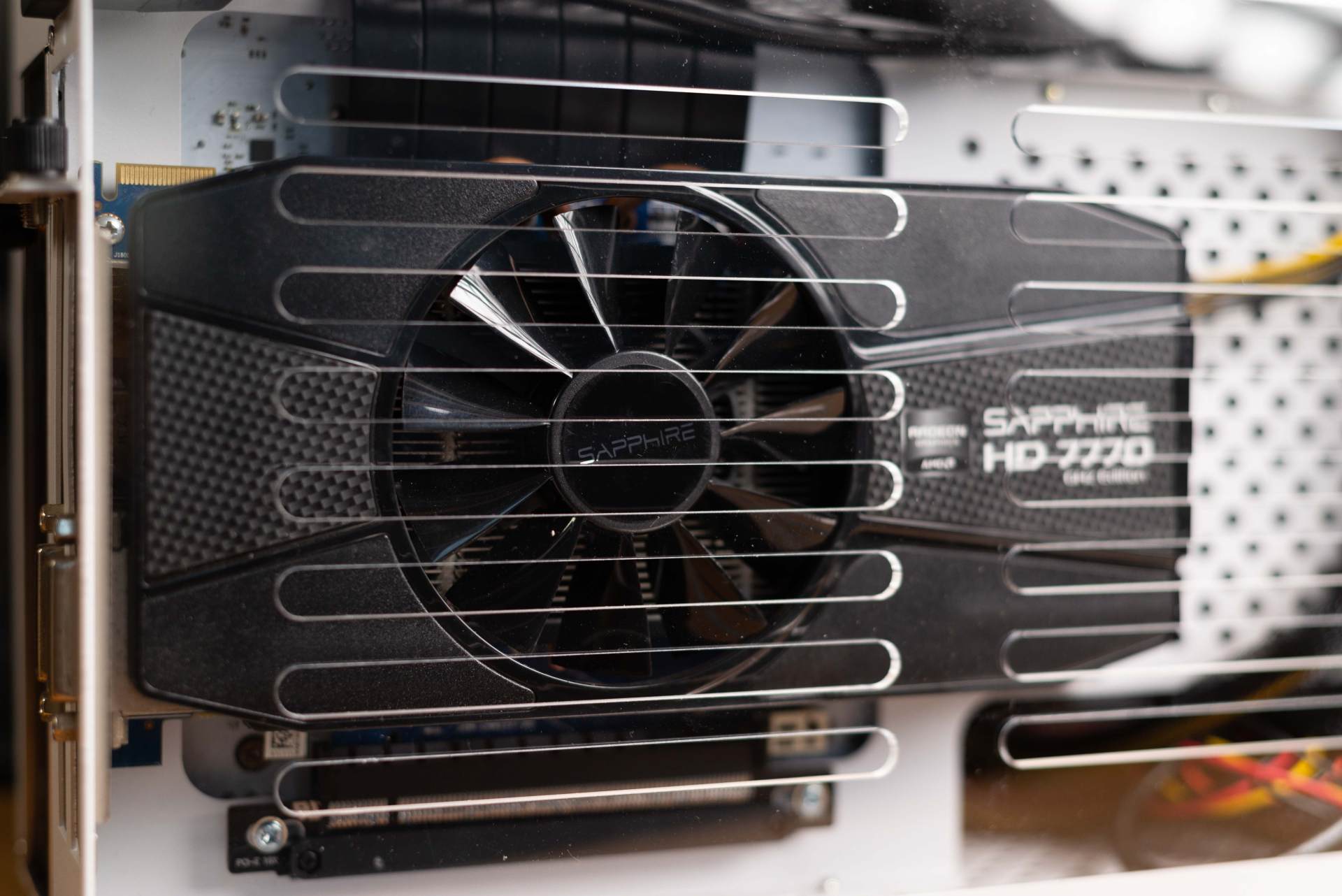 超频三蜂鸟i100:这可能是最值得入门itx机箱