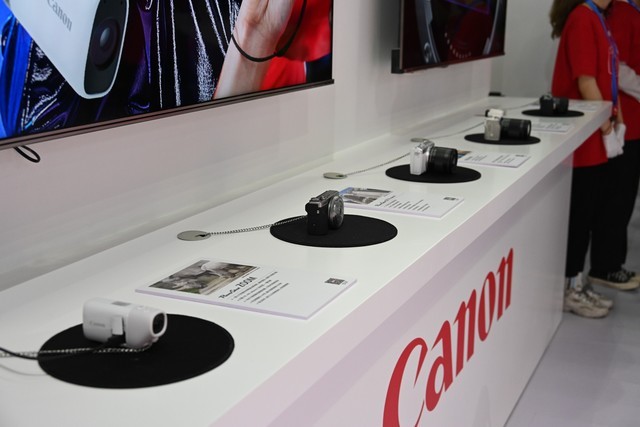 P&E 2021 佳能展台EOS R系统和RF镜头是主角