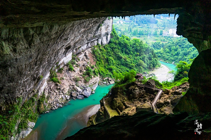 湖北恩施有一处黄金洞,十步一景,百步一洞,充满了奇幻和神秘 __凤凰网