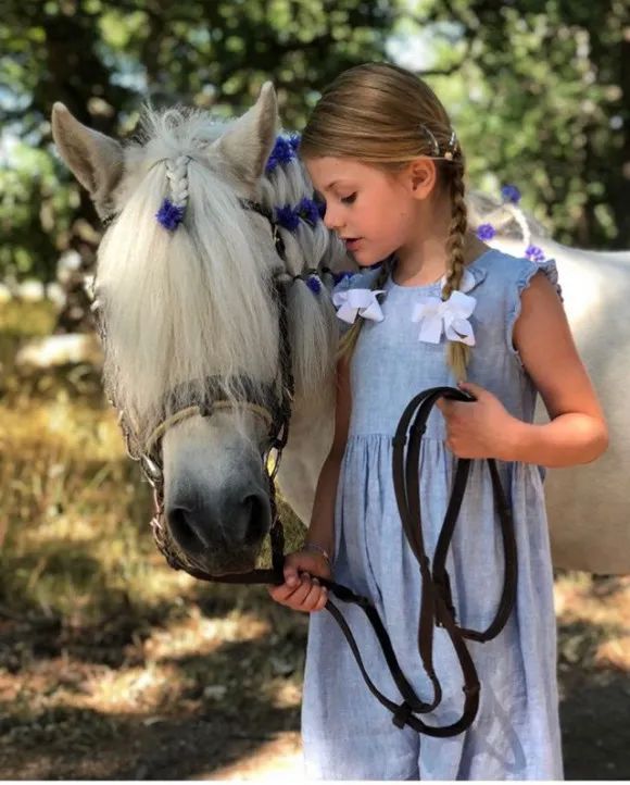 9岁瑞典未来女王新照曝光围观网友这家庭迪士尼公主见了要流泪