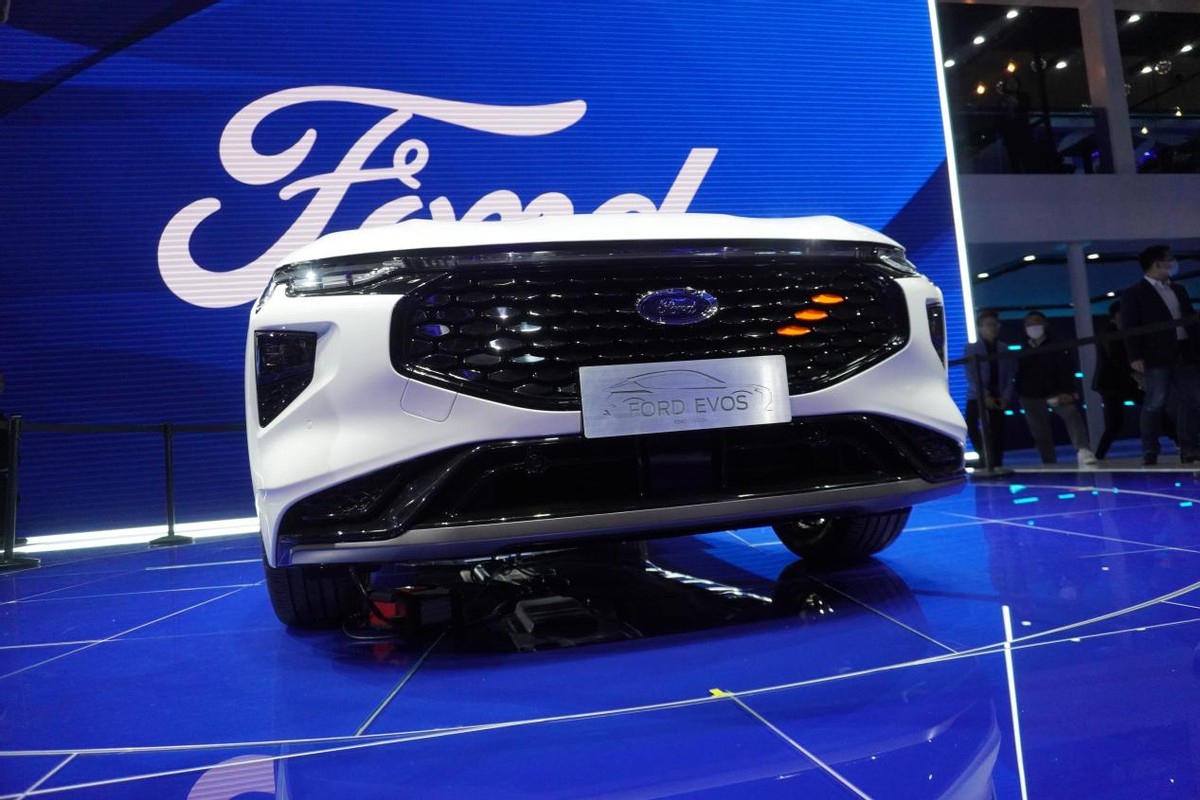 蒙迪欧后继之人全新福特evos实车亮相上海车展