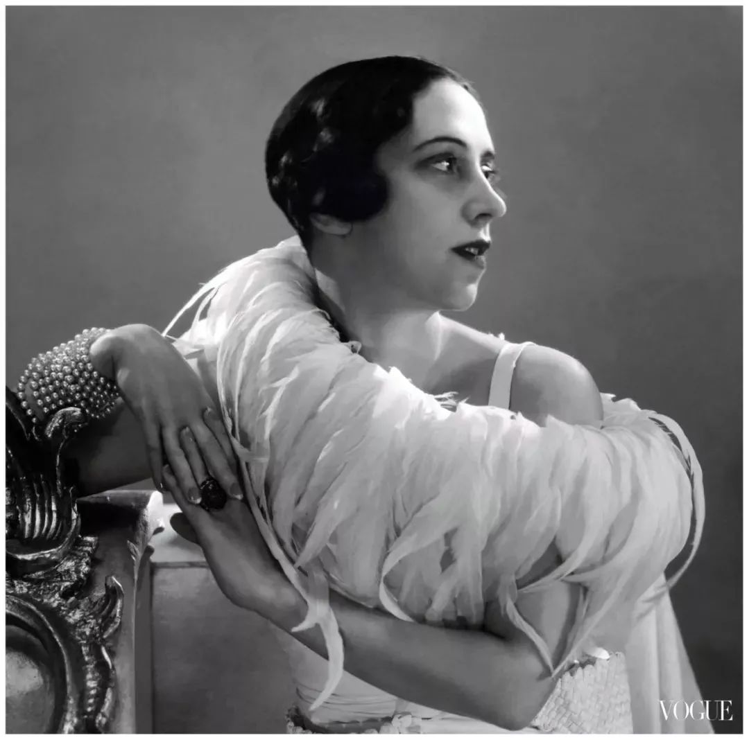 她就是艾尔莎 夏帕瑞丽(elsa schiaparelli) 打开凤凰新
