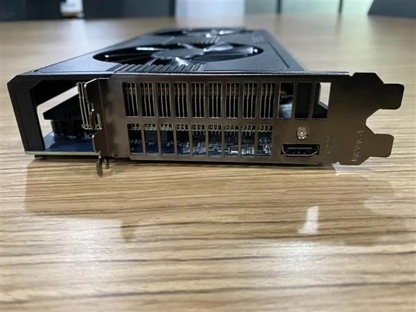 蓝宝石双芯RX 570挖矿卡曝光:能效超RX 6800