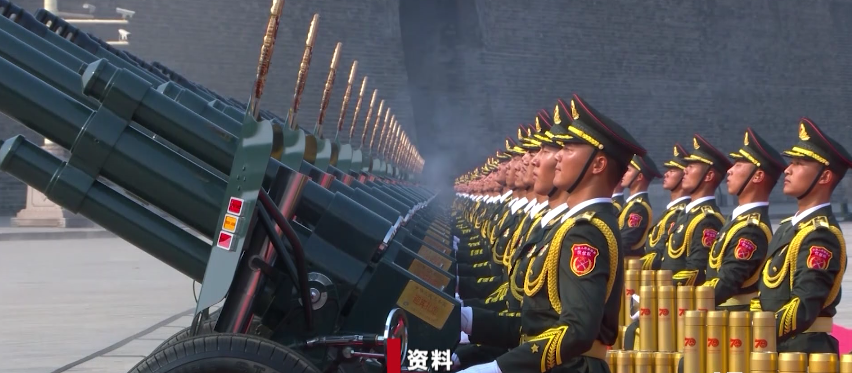 最帅单膝跪地中国礼炮兵一出场就是震撼