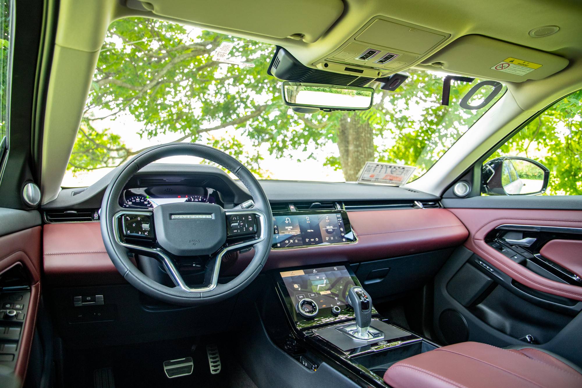 弥补空间最大短板试驾路虎揽胜极光l