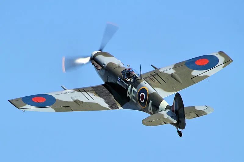 拥有一架喷火战斗机需要多少钱?_凤凰网历史_凤凰网