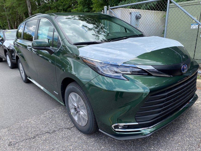 丰田全新塞纳到店实拍预计25万起售搭25l混动比进口版便宜