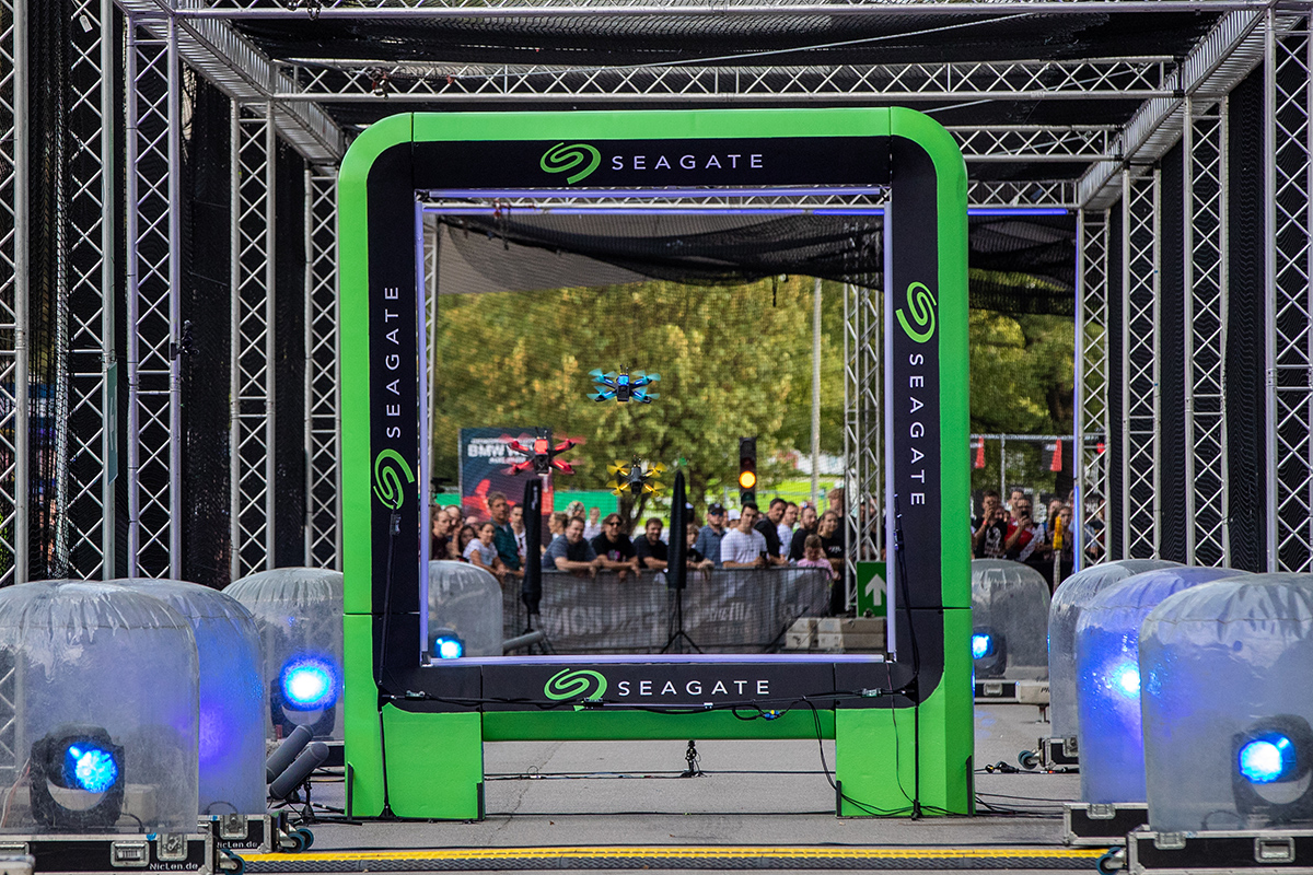 L6 BMW Welt Seagate.jpg