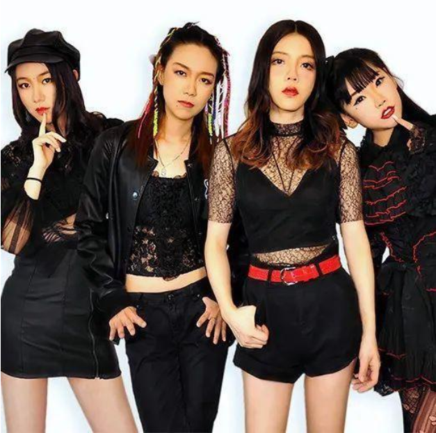 梦天使女子乐队由主唱周典奥于2020年组建,组建之后乐队先后推出了