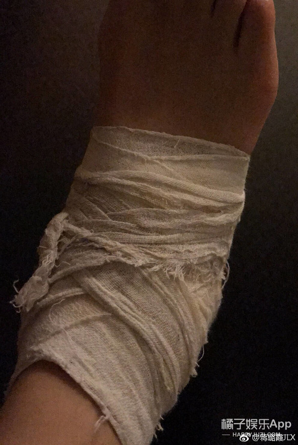 都说她值得红