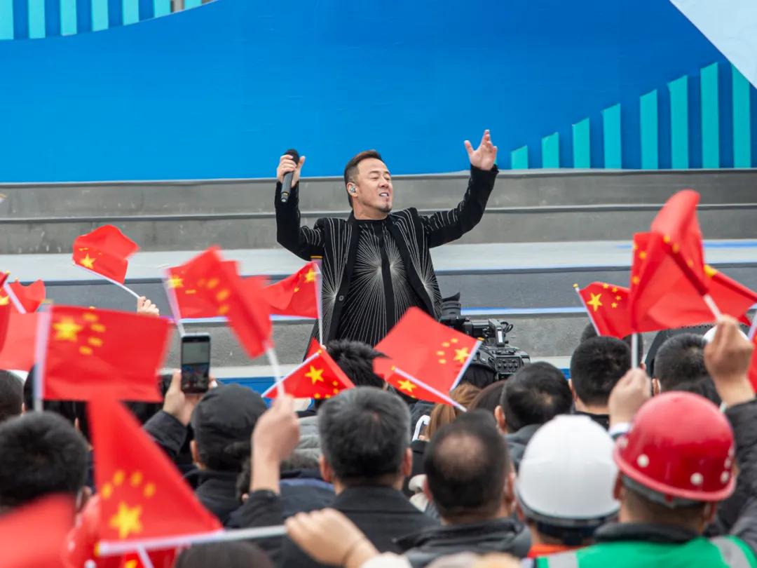 中央广播电视总台心连心艺术团到雄安新区慰问演出